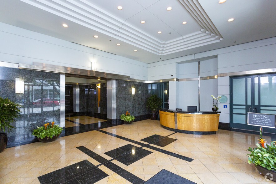 5055 Wilshire Blvd, Los Angeles, CA à louer - Hall d’entrée - Image 2 de 6