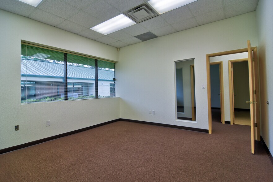 4500 140th Ave N, Clearwater, FL à louer - Photo intérieure - Image 3 de 32