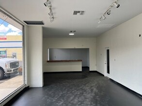 3100 Union Ave, Bakersfield, CA for lease Interior Photo- Image 2 of 6