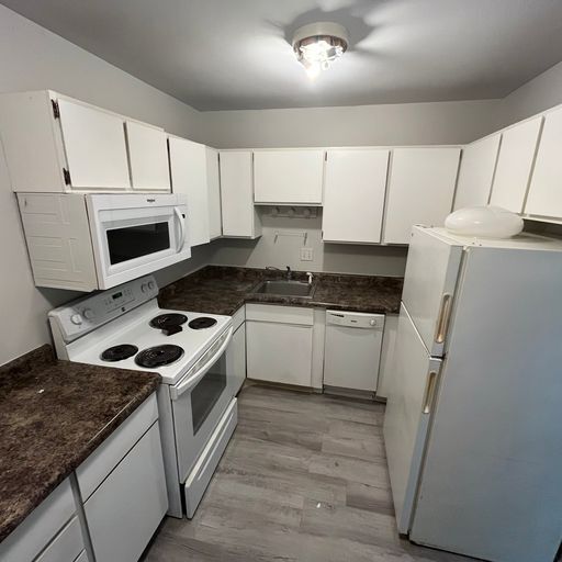 4037 S Rose St, Kalamazoo, MI à vendre - Photo intérieure - Image 3 de 23