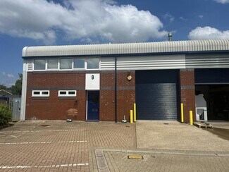 Plus de détails pour Southern Rd, Aylesbury - Industriel à louer