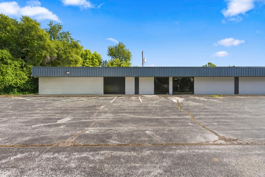5601 S Campbell Ave, Springfield, MO for sale - Building Photo - Image 3 of 56