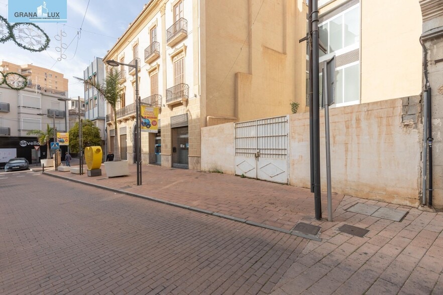 Plaza Francisco Javier de Burgos, 4, Motril, Granada à vendre - Photo du bâtiment - Image 3 de 19