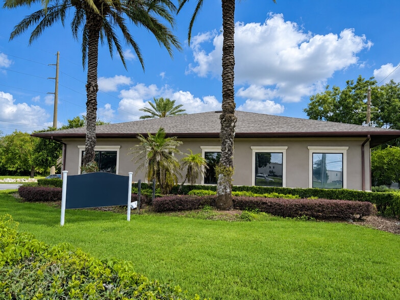 6211 Edgewater Dr, Orlando, FL à louer - Photo du bâtiment - Image 2 de 7