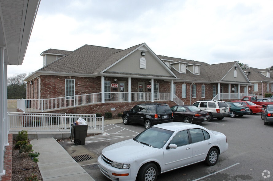 435 Nissan Dr, Smyrna, TN for lease - Building Photo - Image 2 of 11