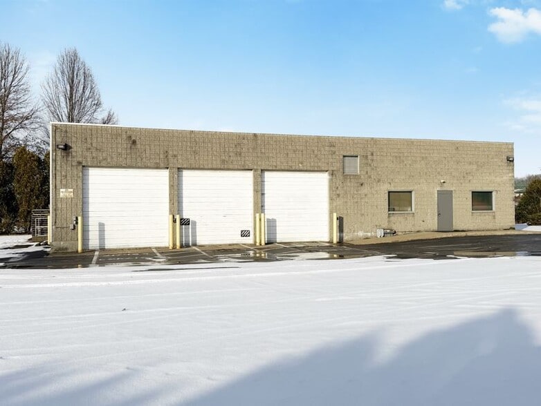 162 Glade Dr, Kittanning, PA for sale - Building Photo - Image 3 of 6