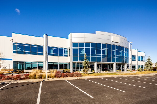 Plus de détails pour 4915 Rue Louis B Mayer, Laval, QC - Bureau, Industriel à louer