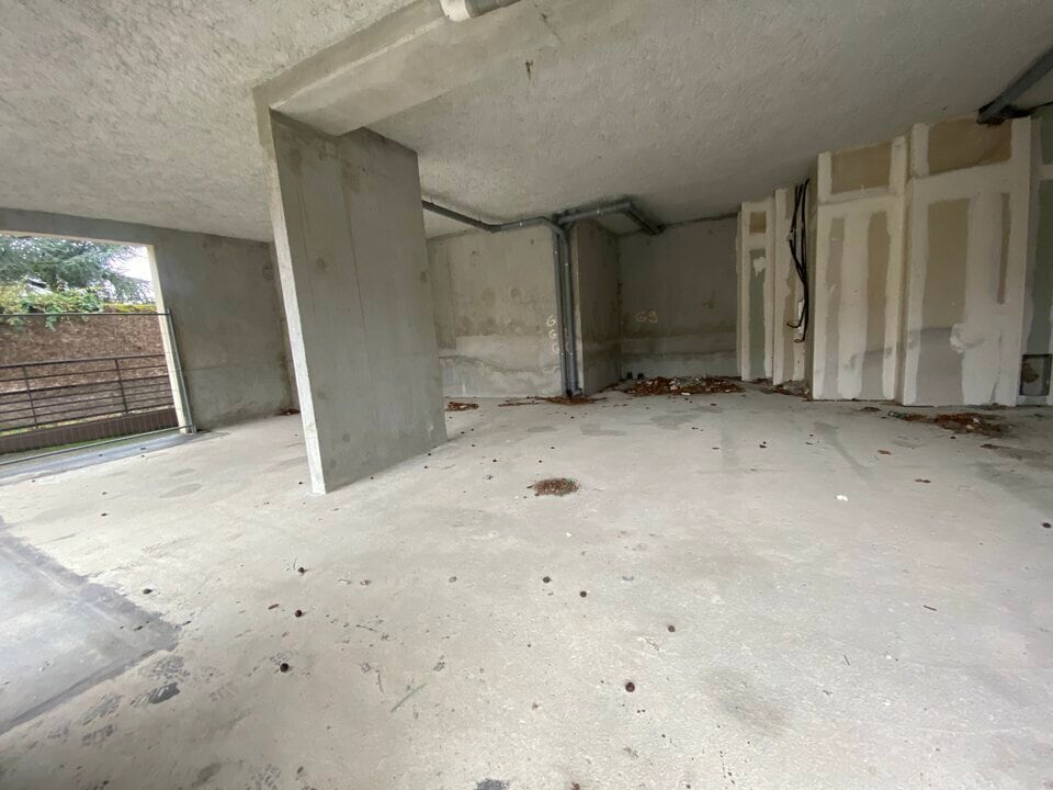 Retail in Saintry-sur-Seine for lease Interior Photo- Image 1 of 8