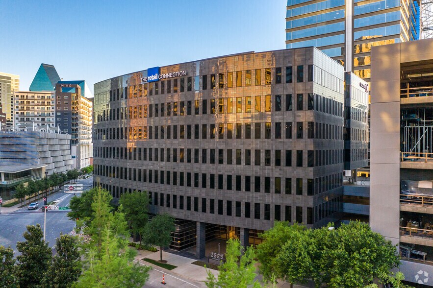 2525 McKinnon St, Dallas, TX à louer - Photo du bâtiment - Image 2 de 12