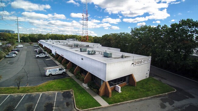 More details for 3180 Expressway Dr S, Islandia, NY - Industrial for Lease