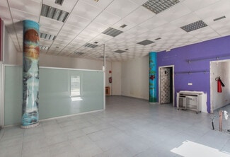 Plus de détails pour Multi-résidentiel à vendre