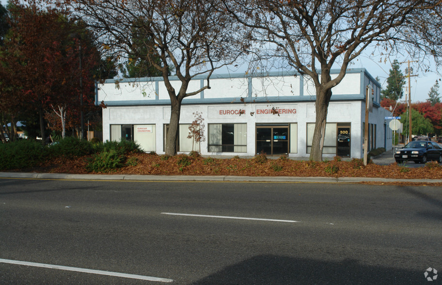 300 W El Camino Real, Mountain View, CA à vendre - Photo du bâtiment - Image 1 de 1