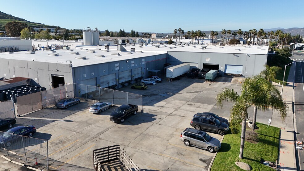 1588 N Marshall Ave, El Cajon, CA à vendre - Photo du bâtiment - Image 1 de 4