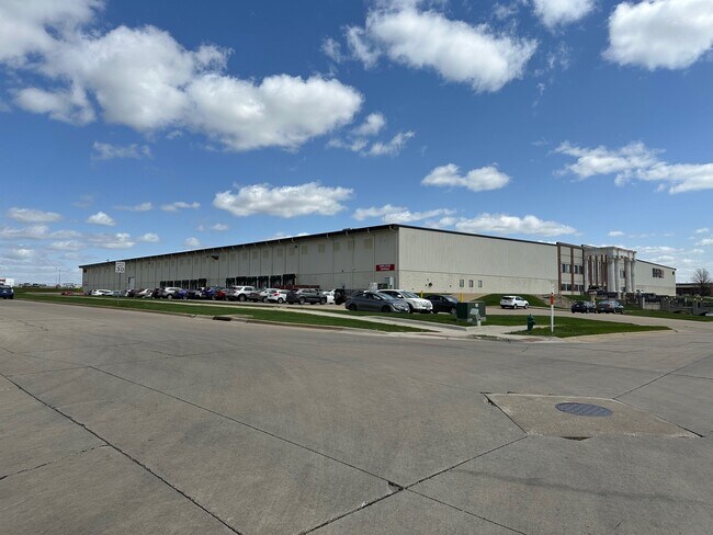 More details for 4520 20th Ave SW, Cedar Rapids, IA - Industrial for Sale