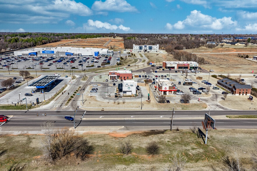 14307 NE 23rd St, Choctaw, OK à vendre - Photo du bâtiment - Image 2 de 11