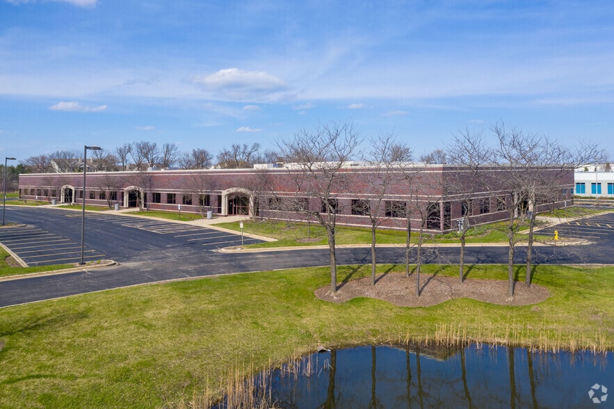 1501-1531 S White Oak Dr, Waukegan, IL for lease - Building Photo - Image 2 of 5