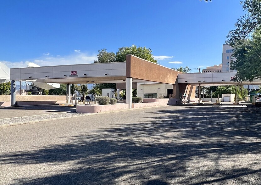 605 Lomas Blvd NW, Albuquerque, NM à vendre - Photo du bâtiment - Image 2 de 7