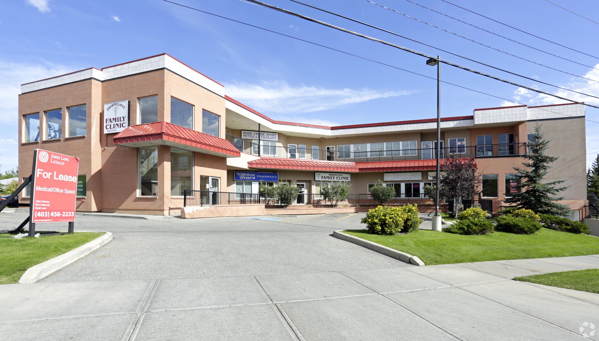 5440 4th St NW, Calgary, AB for sale Primary Photo- Image 1 of 1