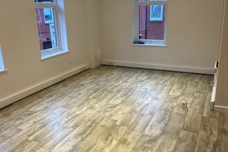 1-6 Charlotte Mews, Exeter à louer Photo intérieure- Image 1 de 2