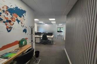 Old Woking Rd, Old Woking for lease Interior Photo- Image 2 of 9