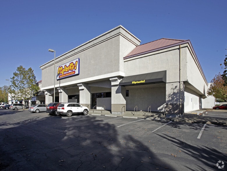 6400-6480 Fair Oaks Blvd, Carmichael, CA for lease - Primary Photo - Image 3 of 15