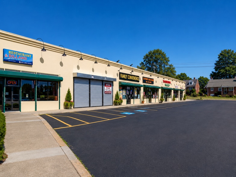 5904 Riggs Rd, Adelphi, MD à louer - Photo du bâtiment - Image 2 de 16