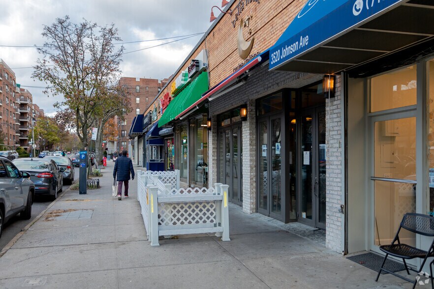 3520-3552 Johnson Ave, Bronx, NY à louer - Photo du bâtiment - Image 2 de 4