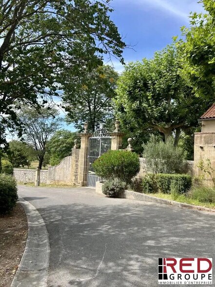 Office in Aix-en-Provence for lease - Building Photo - Image 3 of 13