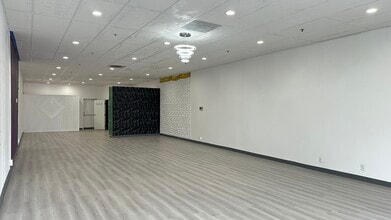 2120-2324 SW 336th St, Federal Way, WA à louer Photo intérieure- Image 2 de 5