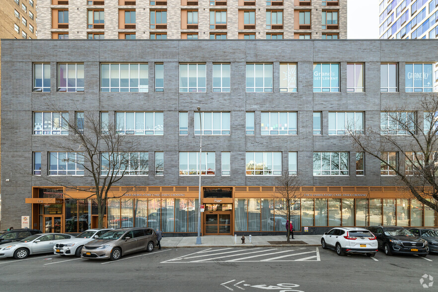 145 Delancey St, New York, NY for lease - Building Photo - Image 3 of 18