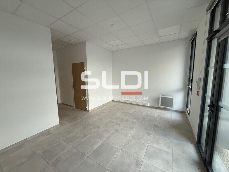 14 Rue Des Sablières, Saint-Quentin-Fallavier à louer - Photo intérieure - Image 2 de 8