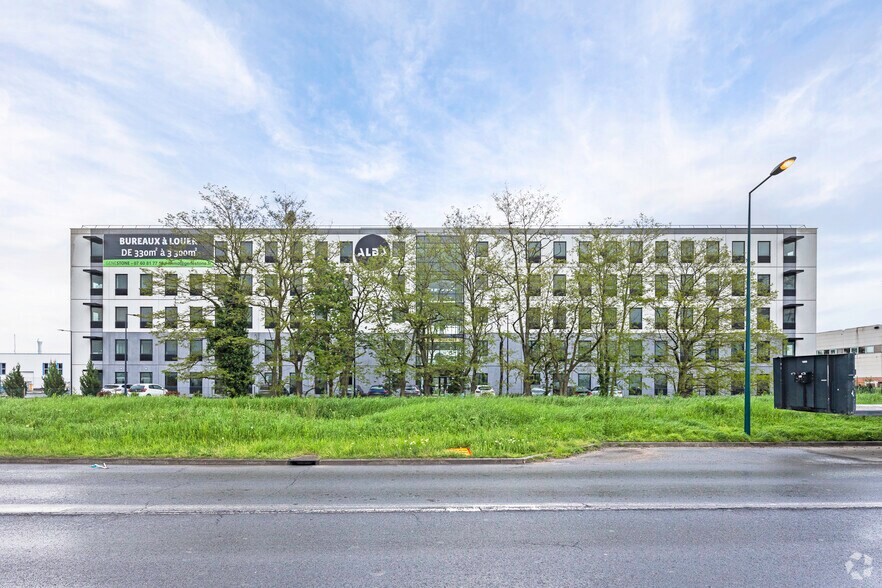 14-16 Rue De L'Equerre, SAINT-OUEN-L'AUMONE for lease - Primary Photo - Image 1 of 9