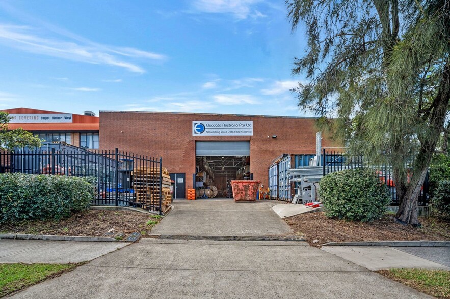 26 Garema Cct, Kingsgrove for sale - Building Photo - Image 2 of 8