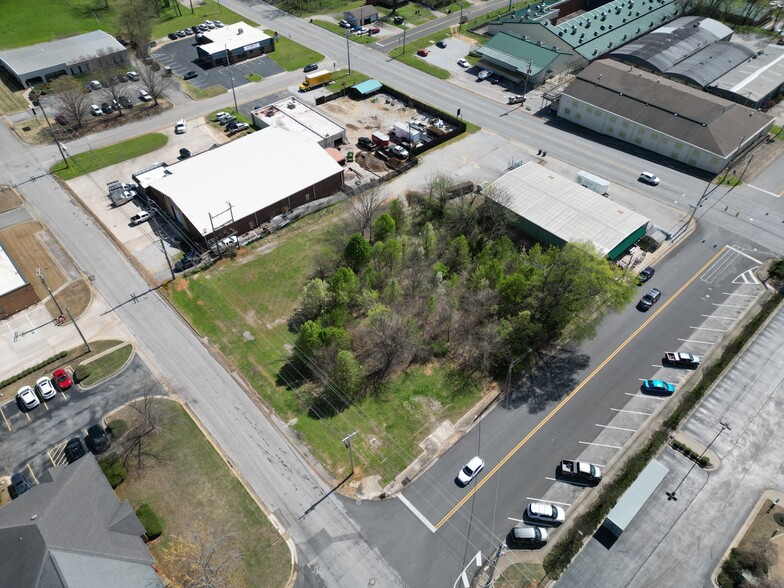 O LIMESTONE ST St, Florence, AL for sale - Building Photo - Image 1 of 16