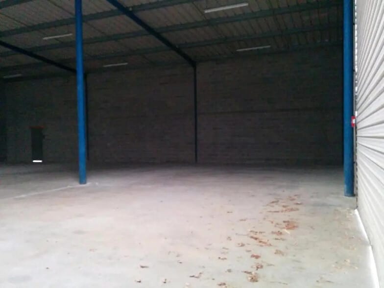 Industrial in Colomiers for lease - Interior Photo - Image 3 of 7