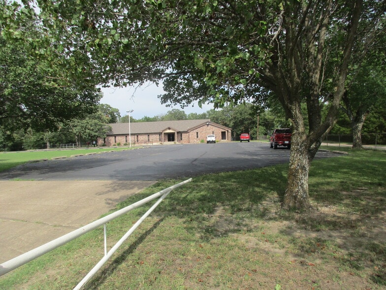 8500 Frankoma Rd, Tulsa, OK à vendre - Photo du bâtiment - Image 3 de 12