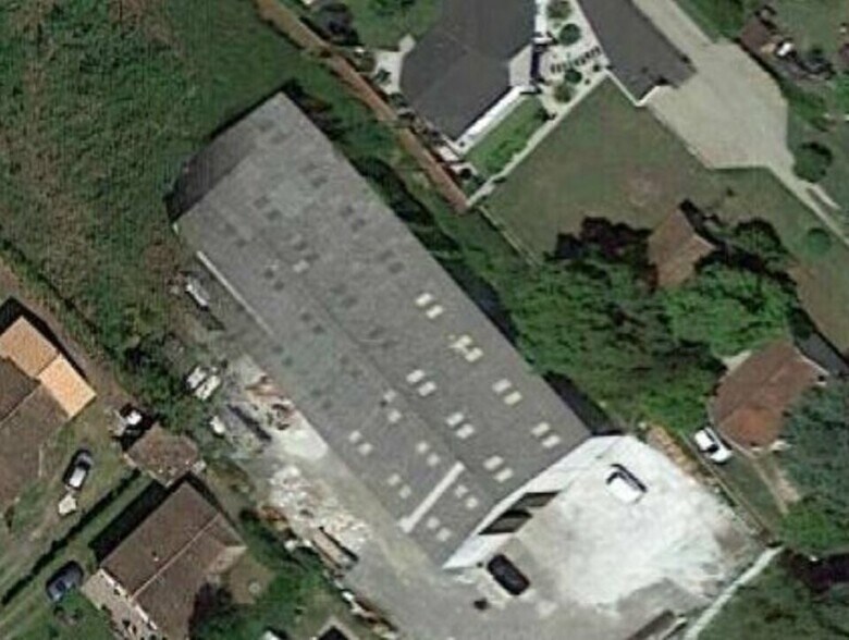 Flex in Ambarès-et-Lagrave for sale - Aerial - Image 2 of 2