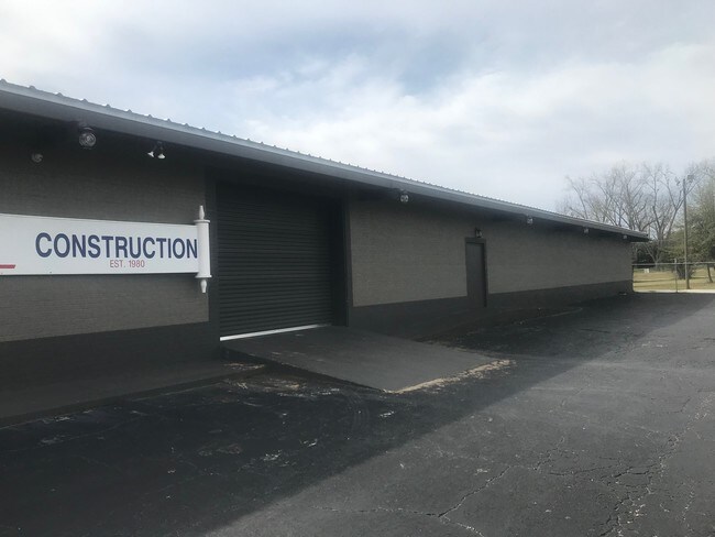 Plus de détails pour 108 E Southport, Dothan, AL - Local d'activités à louer