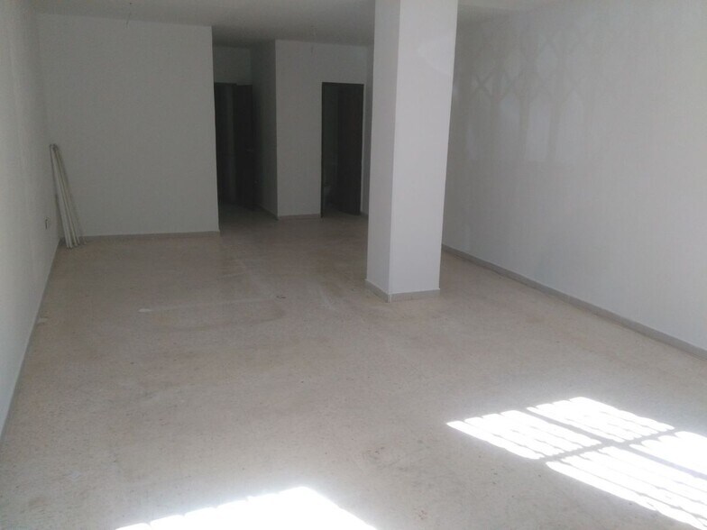 Commerce de détail dans Cáceres à louer - Photo du bâtiment - Image 1 de 7