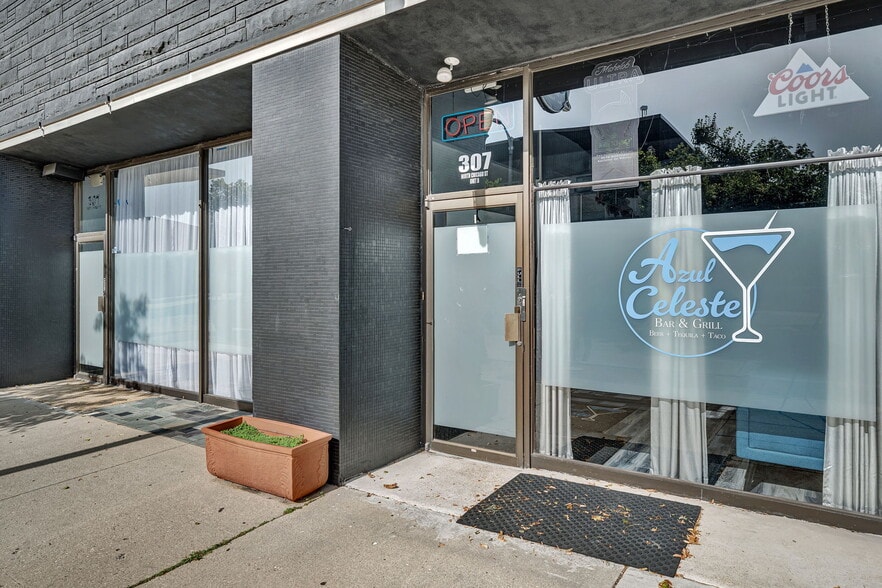 307 N Chicago St, Joliet, IL for lease - Building Photo - Image 2 of 24