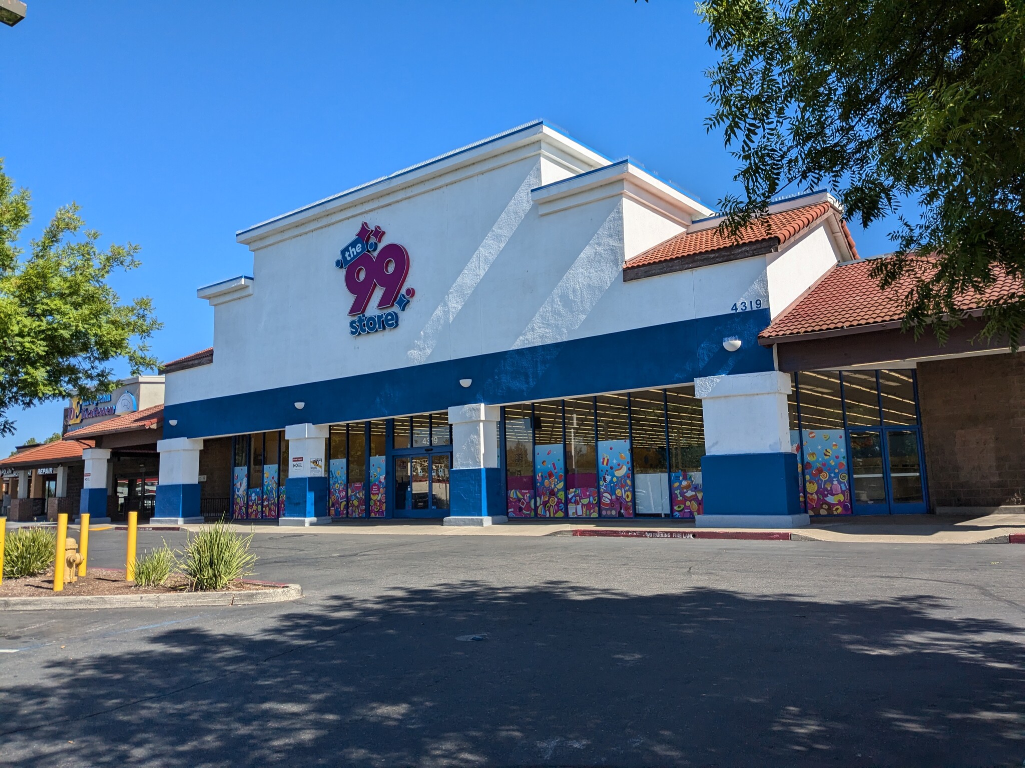 4301-4423 Elkhorn Blvd, Sacramento, CA for lease Building Photo- Image 1 of 2