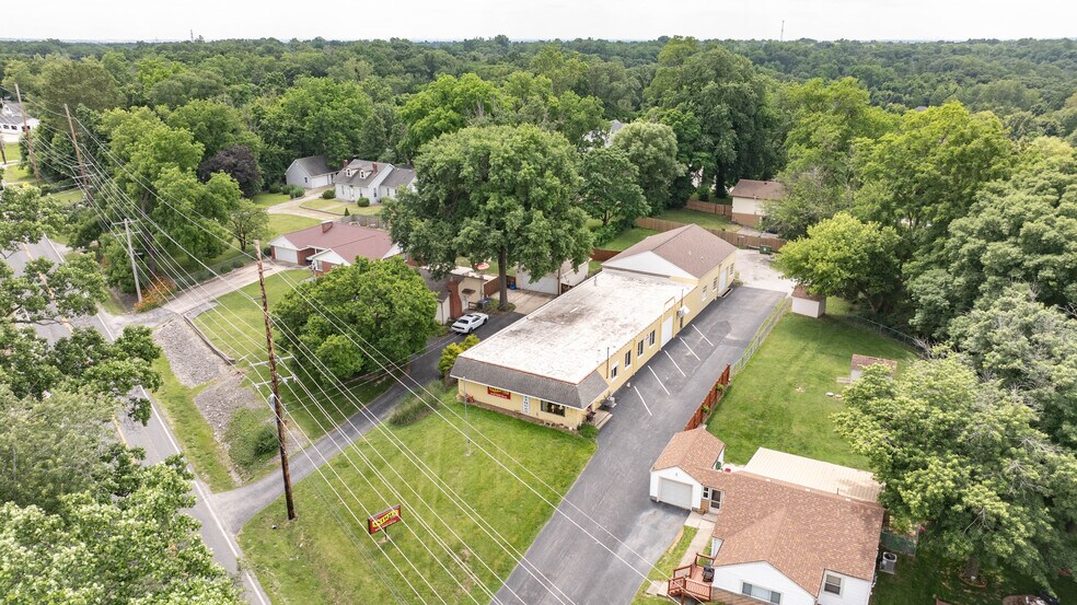1007 W Delmar Ave, Godfrey, IL à vendre - Photo du bâtiment - Image 3 de 48