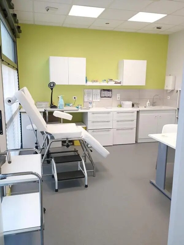 2 Rue De L'Ecole, Rillieux-la-Pape for lease Interior Photo- Image 1 of 6