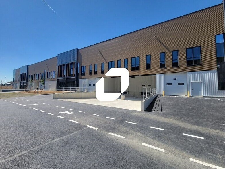 Flex dans Wissous à louer - Photo du bâtiment - Image 3 de 17