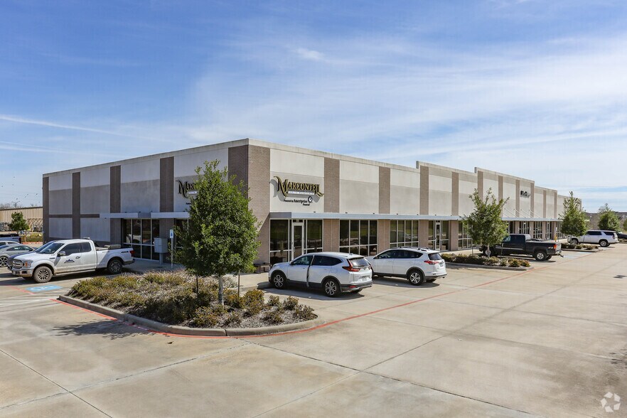 2830 FM 565, Mont Belvieu, TX à louer - Photo du bâtiment - Image 2 de 8