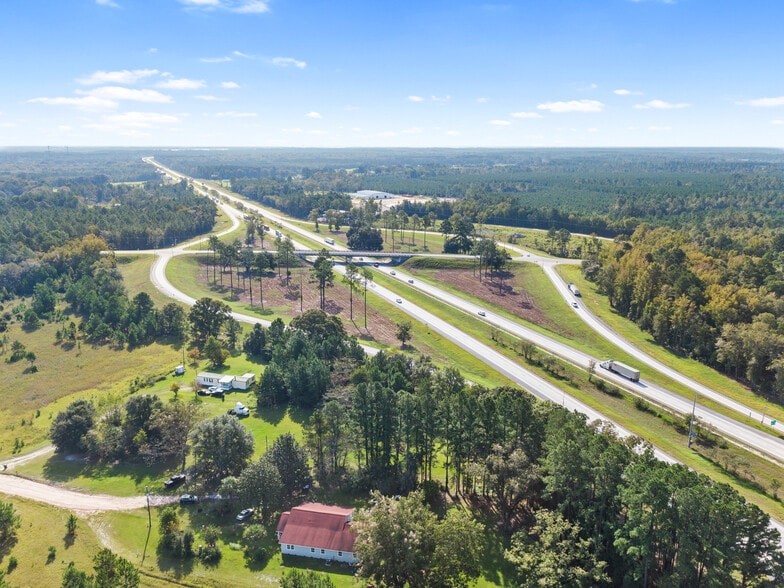 215 O Hines Ln, Ellabell, GA à vendre - Photo du bâtiment - Image 1 de 7