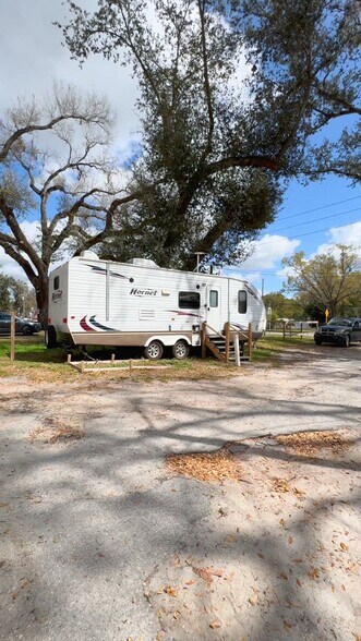 4233 Gall Blvd, Zephyrhills, FL à vendre - Vidéo sur l’inscription commerciale - Image 2 de 15