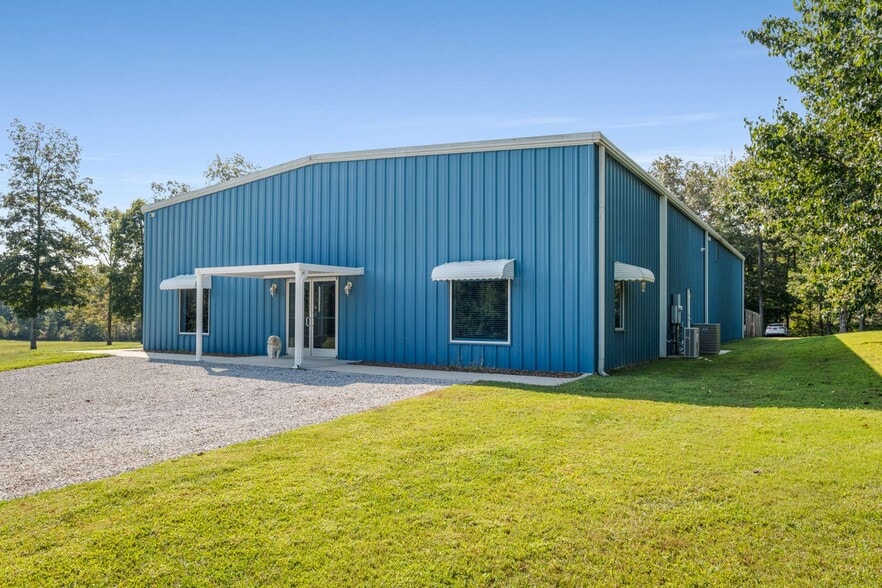 456 Lakewood Park Rd, Beechgrove, TN for sale - Building Photo - Image 3 of 63