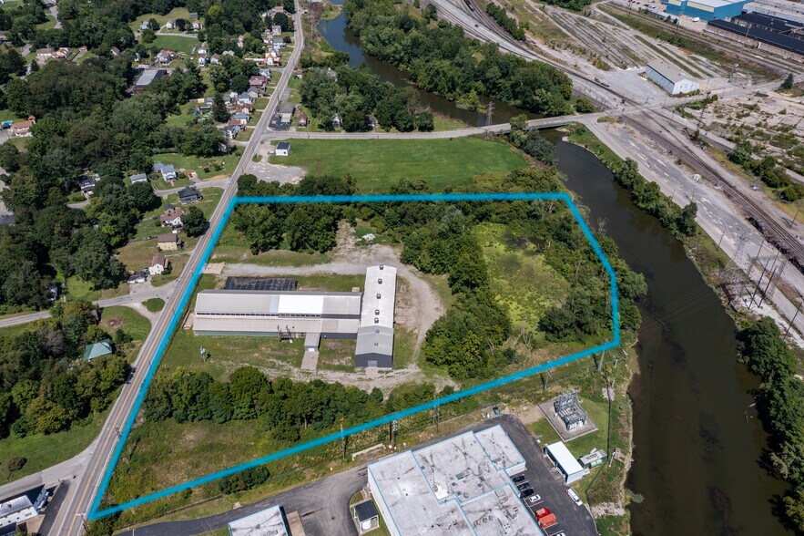 800 N Water Ave, Sharon, PA à vendre - Photo du bâtiment - Image 1 de 9