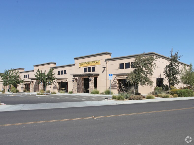 60 G St, Los Banos, CA à louer - Photo principale - Image 1 de 7